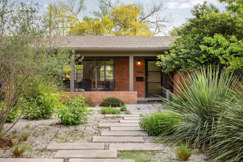 Virtual tour of 1408 Larkwood DR