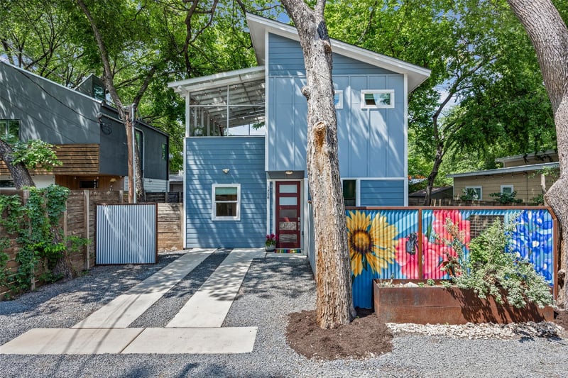 Virtual tour of 1409 Holly St Unit #B