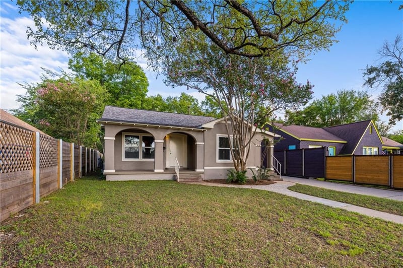 Virtual tour of 1409 Newfield Ln
