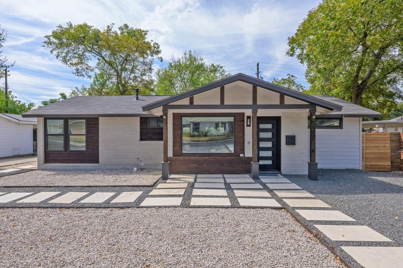 Virtual tour of 1409 Westmoor Dr