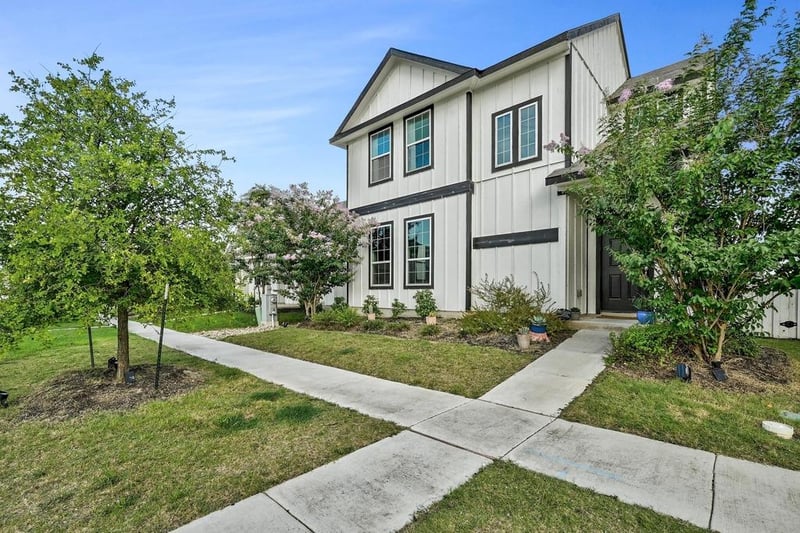 Virtual tour of 141 Fabion St