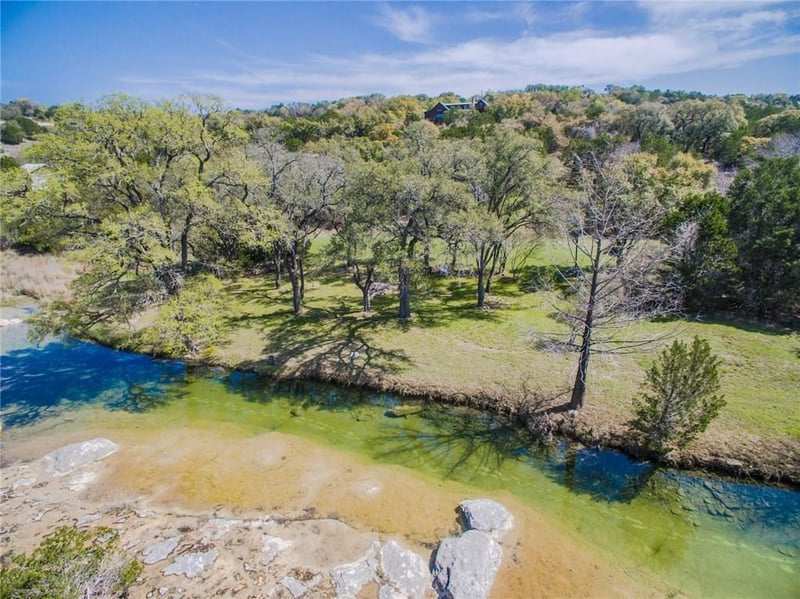 Virtual tour of 141 Hill Cv