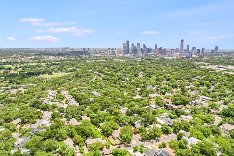 Virtual tour of 1410 Burford PL