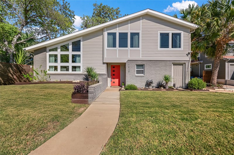 Virtual tour of 1410 E 11th St
