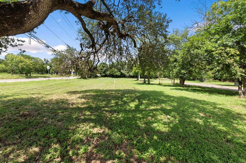 Virtual tour of 1410 N Bishop ST