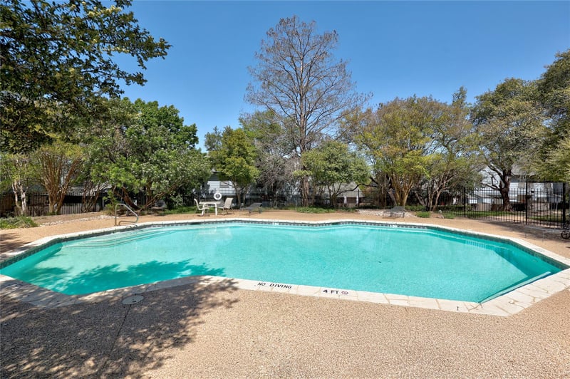 Virtual tour of 1411 Gracy Farms LN Unit #52