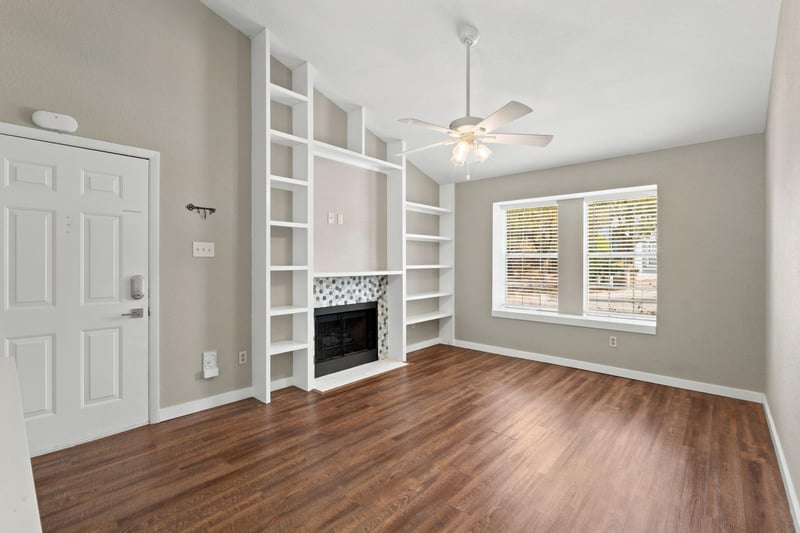 Virtual tour of 1411 Gracy Farms Ln Unit #61