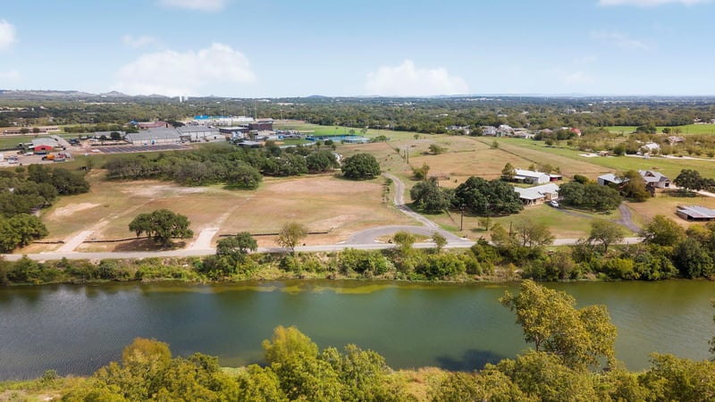 Virtual tour of 1412 River Run