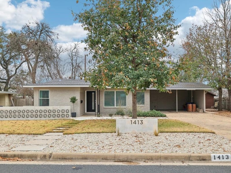 Virtual tour of 1413 Ridgemont Dr