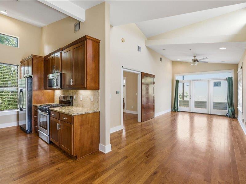Virtual tour of 1415 W 51st ST Unit #3