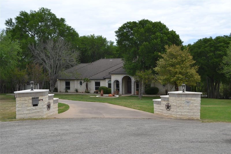 Virtual tour of 142 Llano CT
