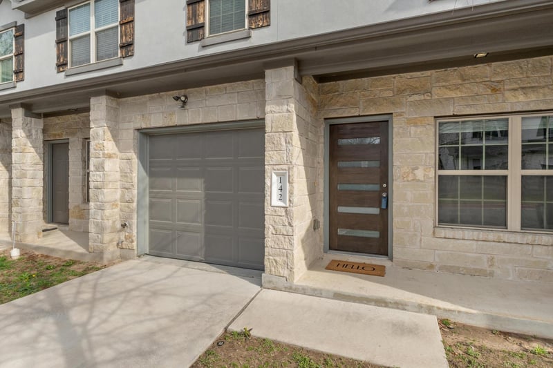 Virtual tour of 142 Thelonious DR