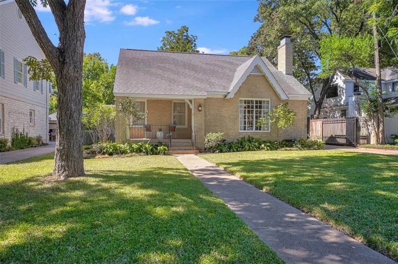 Virtual tour of 1421 Preston Ave