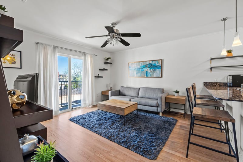 Virtual tour of 1422 Collier ST Unit #210