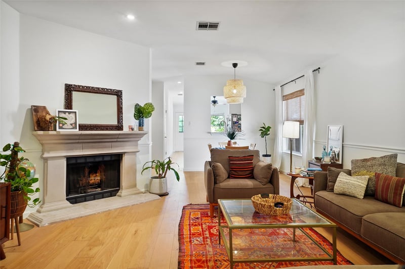 Virtual tour of 1422 Wheatfall LN