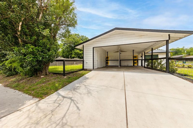 Virtual tour of 1423 Braes Ridge DR Unit #B