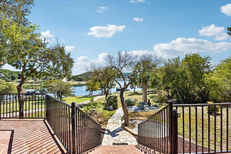 Virtual tour of 14277 FM 2769