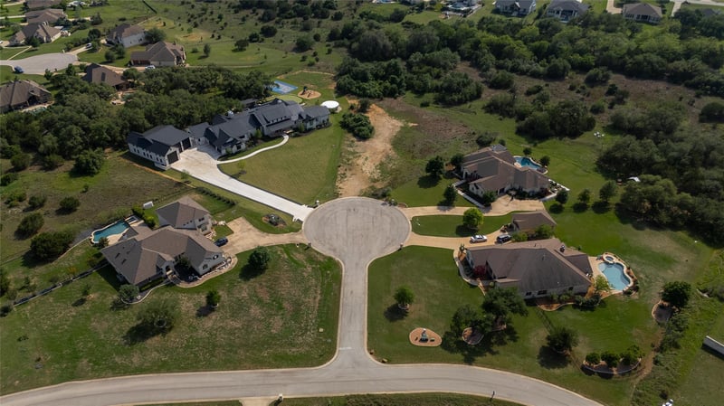 Virtual tour of 143 Prairie Grass Cv