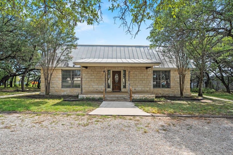 Virtual tour of 14330 Ranch Road 12
