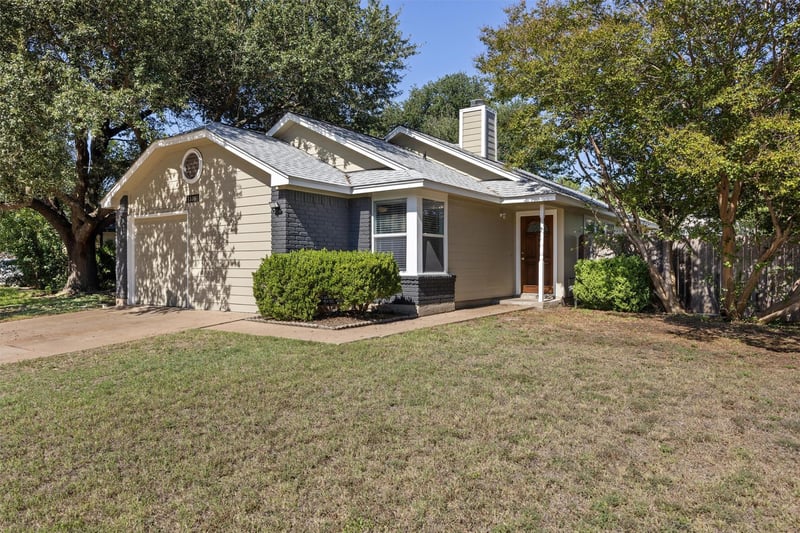 Virtual tour of 14401 Tiffer Ln