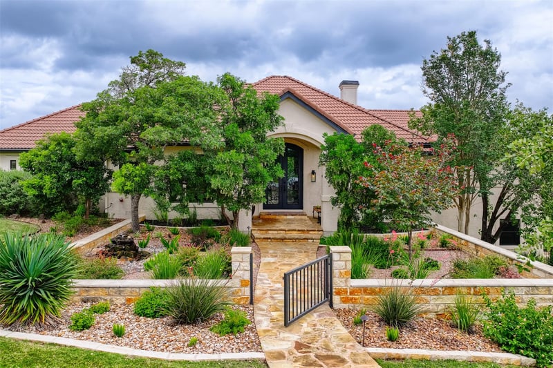 Virtual tour of 1441 Kemp Hills DR
