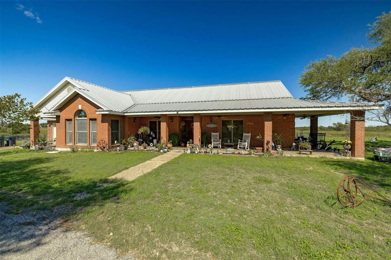 Virtual tour of 14410 & 14380 Hero Way