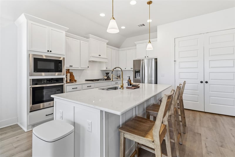 Virtual tour of 14421 Kira LN