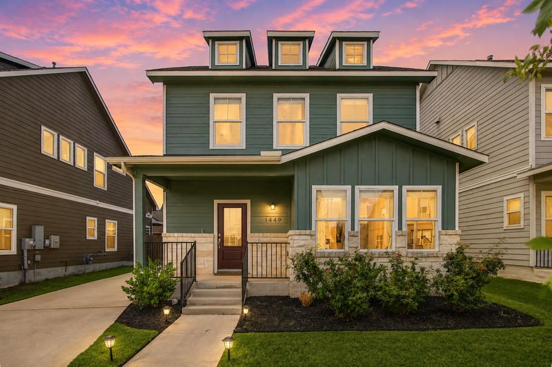Virtual tour of 1449 Weatherford LN
