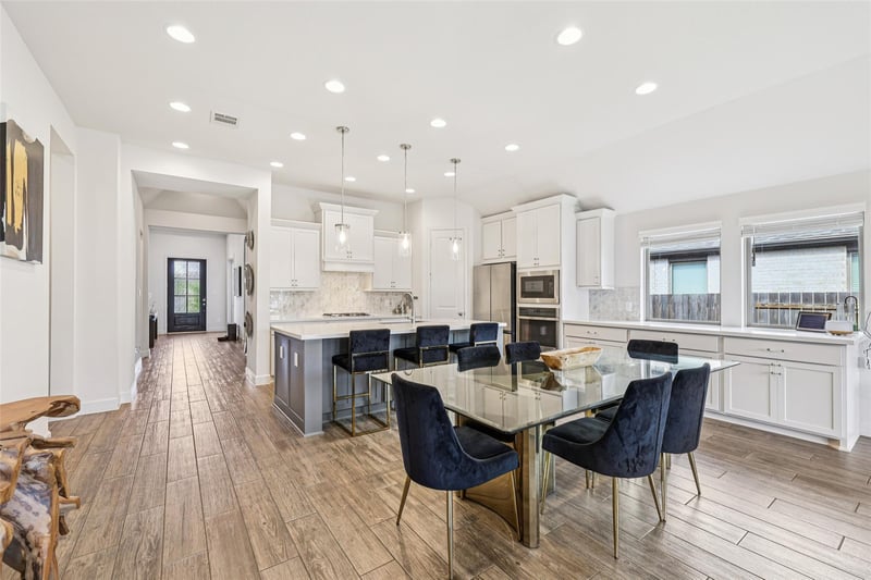 Virtual tour of 14521 Kira LN