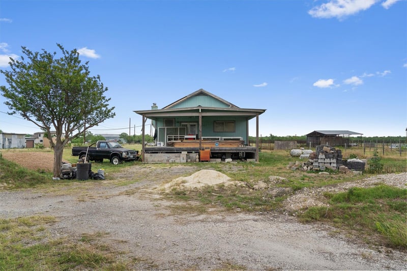Virtual tour of 14600 Fm-812
