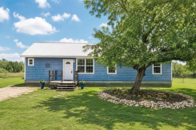 Virtual tour of 1470 Oak Grove RD