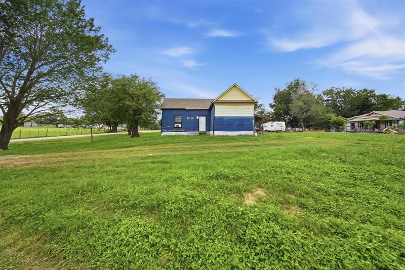 Virtual tour of 148 Brenham ST