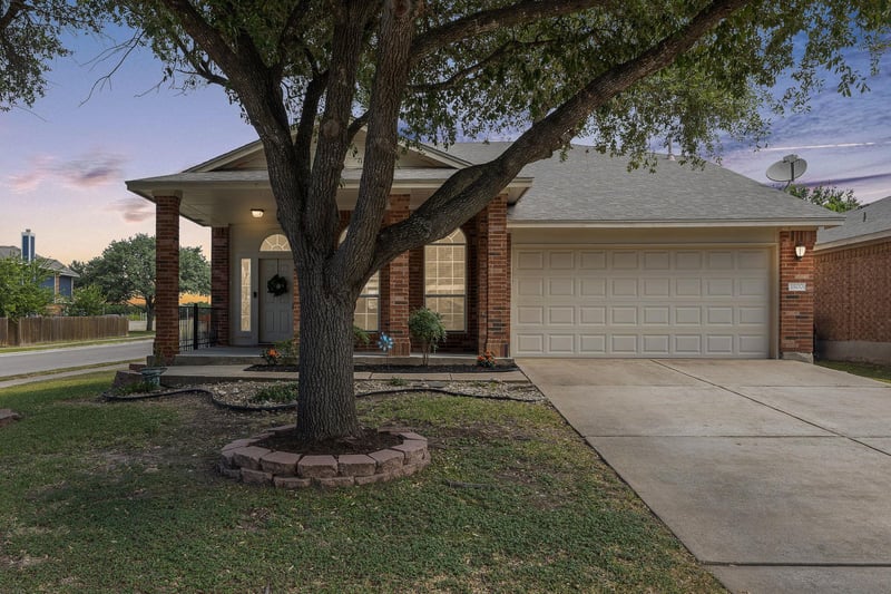 Virtual tour of 1500 Jackie Robinson PL