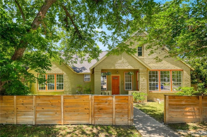 Virtual tour of 1500 Pease RD