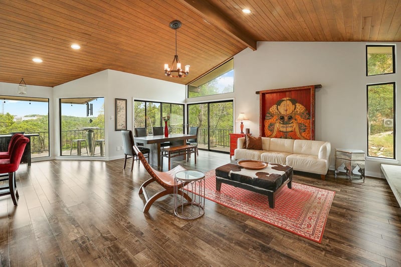 Virtual tour of 1500 Ridgecrest DR