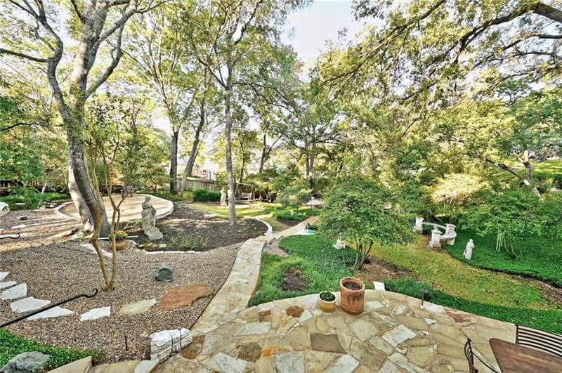 Virtual tour of 1500 Silverado CIR