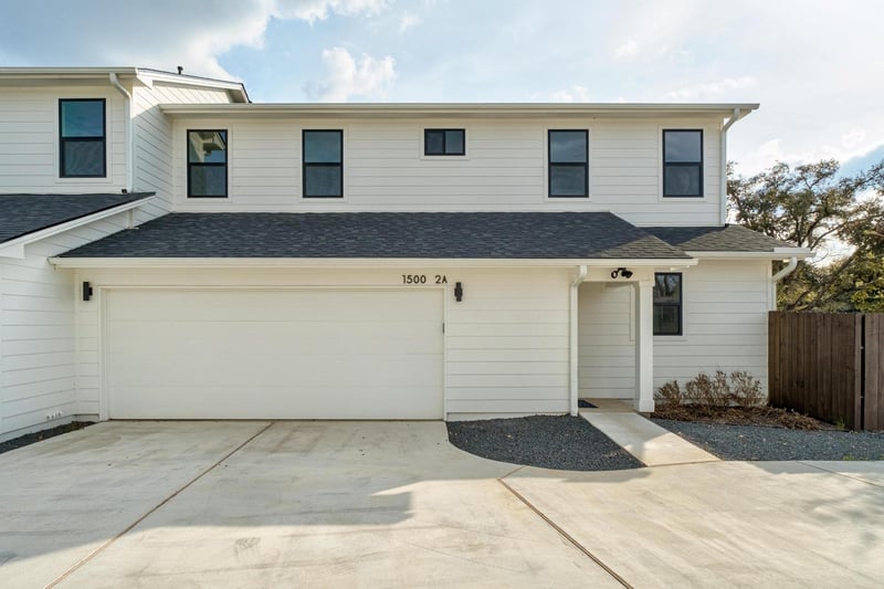 Virtual tour of 1500 Sylvan Glade Unit #2A