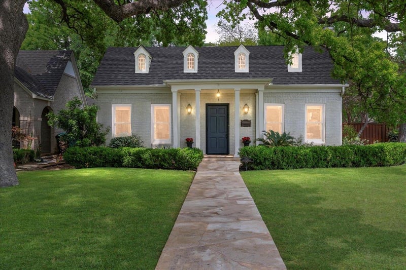 Virtual tour of 1500 Westover RD