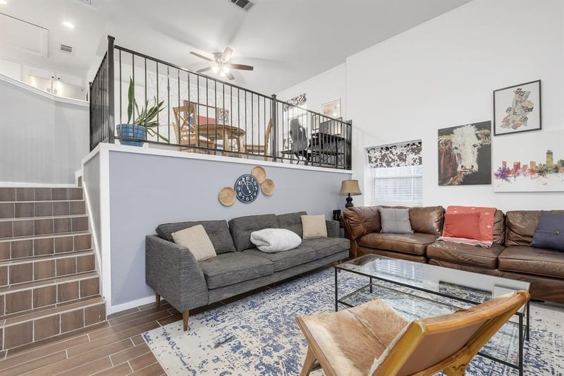 Virtual tour of 1500 Woodlawn BLVD Unit #4