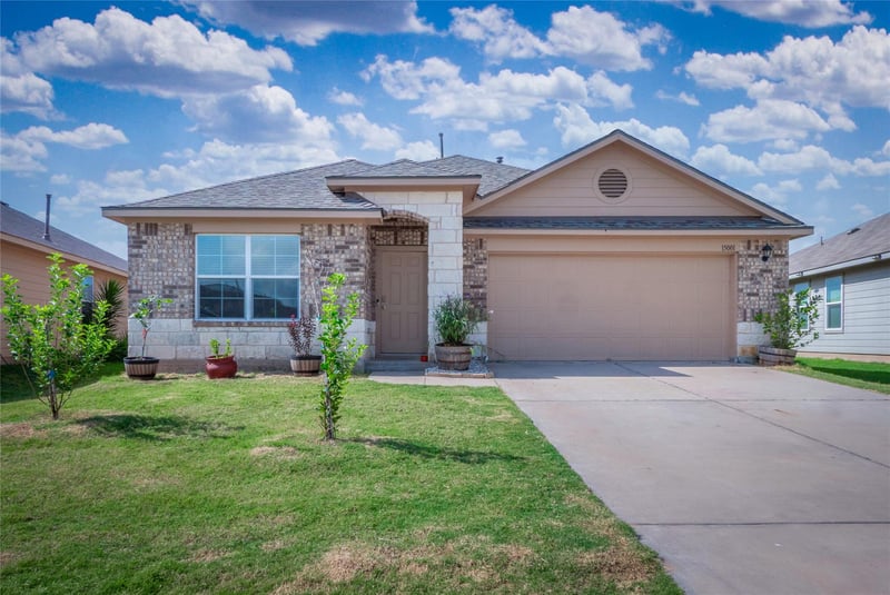 Virtual tour of 15001 Custis LN