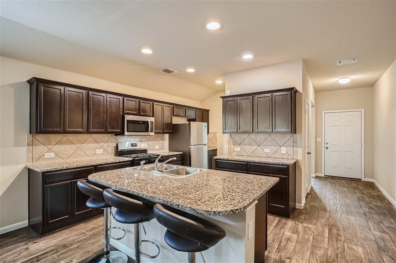Virtual tour of 15004 Custis Ln