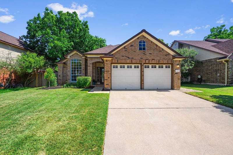 Virtual tour of 15006 Snelling DR