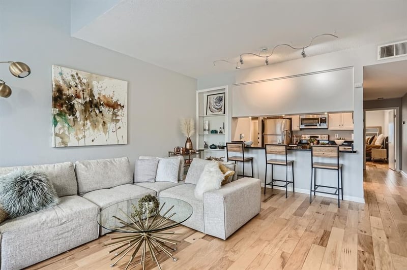 Virtual tour of 1501 Barton Springs RD Unit #212