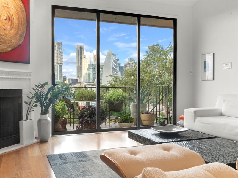 Virtual tour of 1501 Barton Springs RD Unit #230