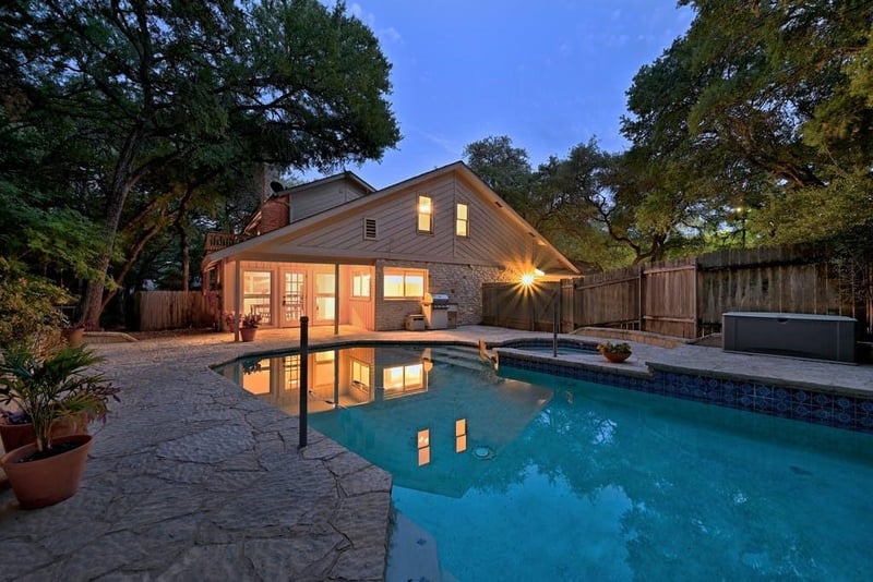 Virtual tour of 1501 Breezeknoll CIR