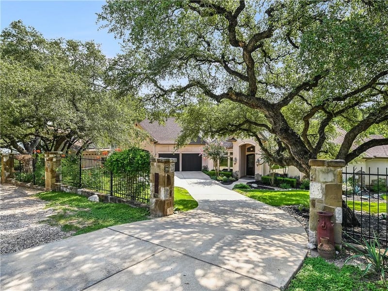 Virtual tour of 1501 Canyon Edge DR