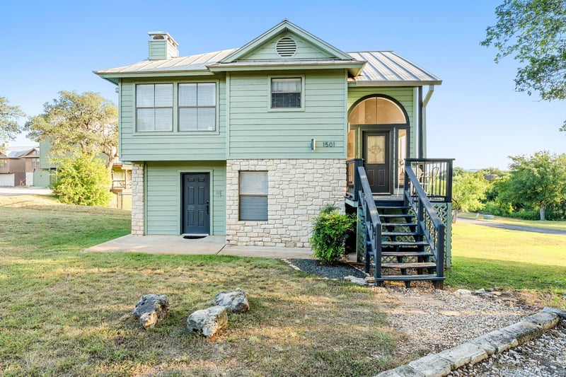 Virtual tour of 1501 Ridge Harbor DR