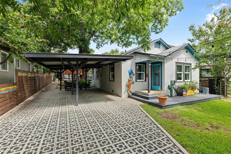 Virtual tour of 1502 Bluebonnet LN