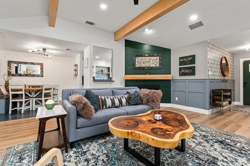 Virtual tour of 1502 Quail Run RD