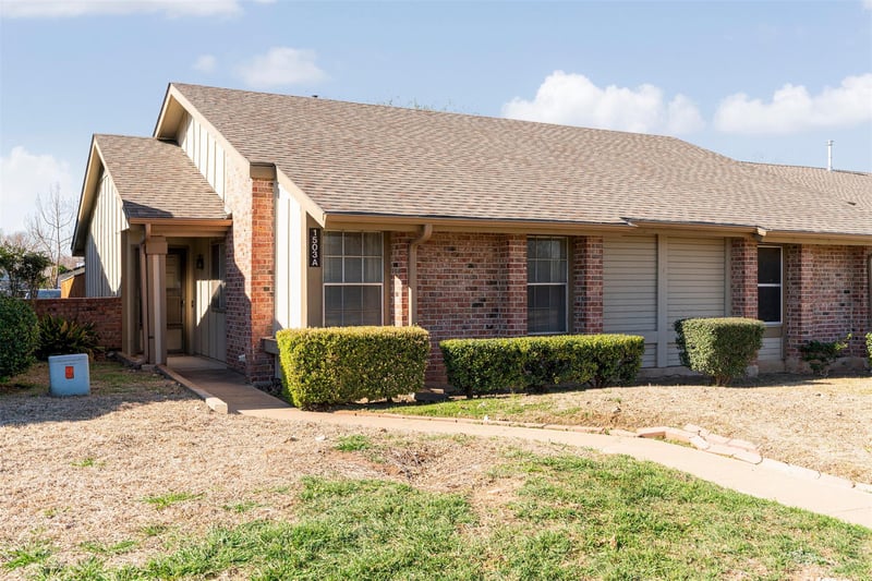Virtual tour of 1503 W Braker LN Unit #A
